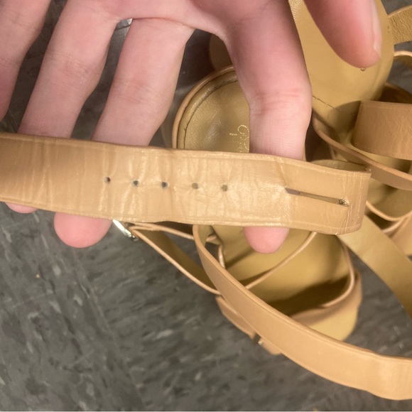 Brooks brothers heel - Picture 5 of 7